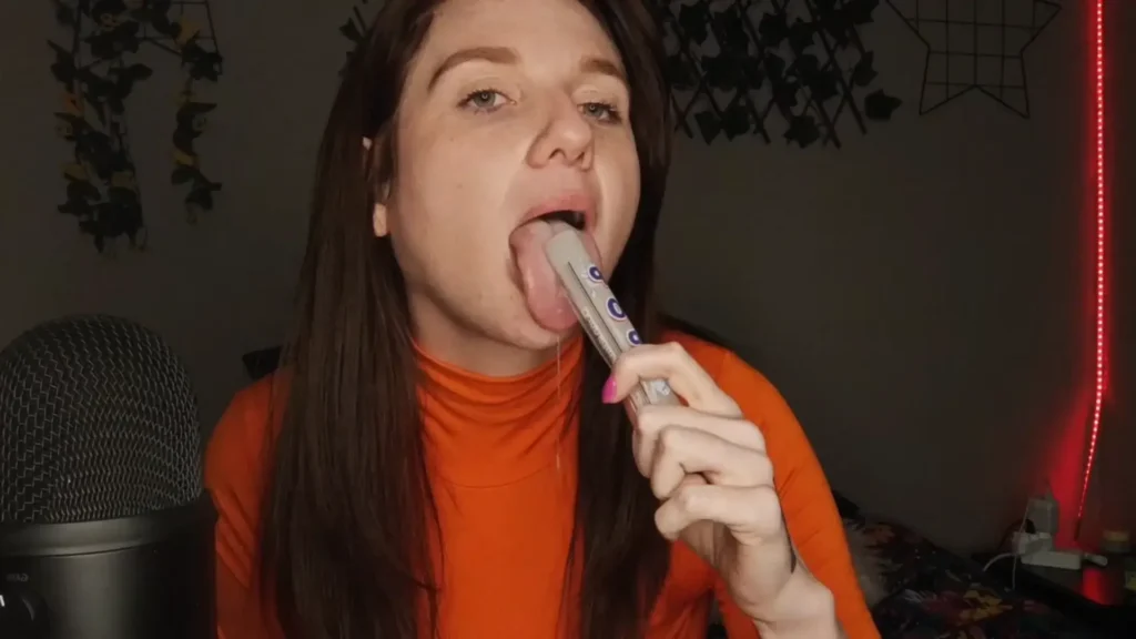 Jaxi ASMR Ice Lolly Sucking Patreon Leak