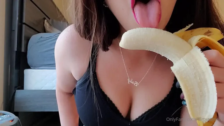 FlirtyASMR Banana Sucking Eating OnlyFans Video Leak