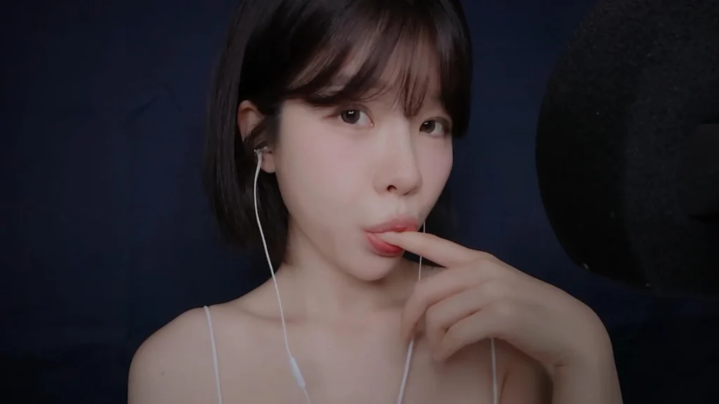 ASMR Yeonchu Intense Finger Sucking