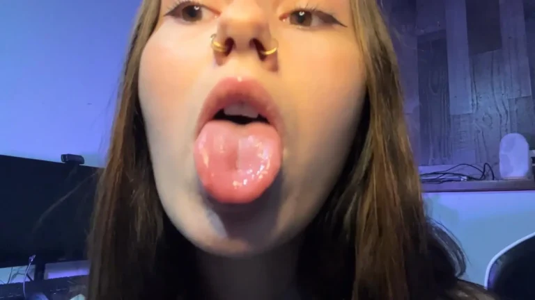 Madzz World ASMR Tongue Swirling & Slow Lens Licking