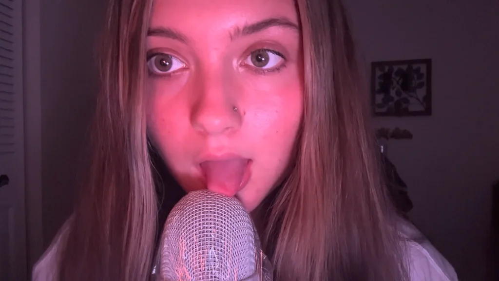 Haley’s ASMR Intense Mic Licking & Spitting Patreon Leak