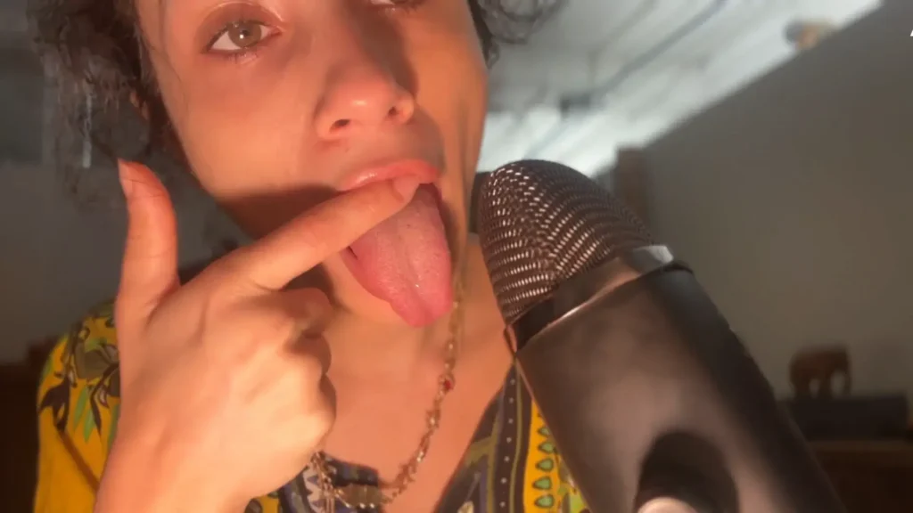 BabyGem ASMR Spitty Finger Licking & Mouth Sounds Patreon Leak