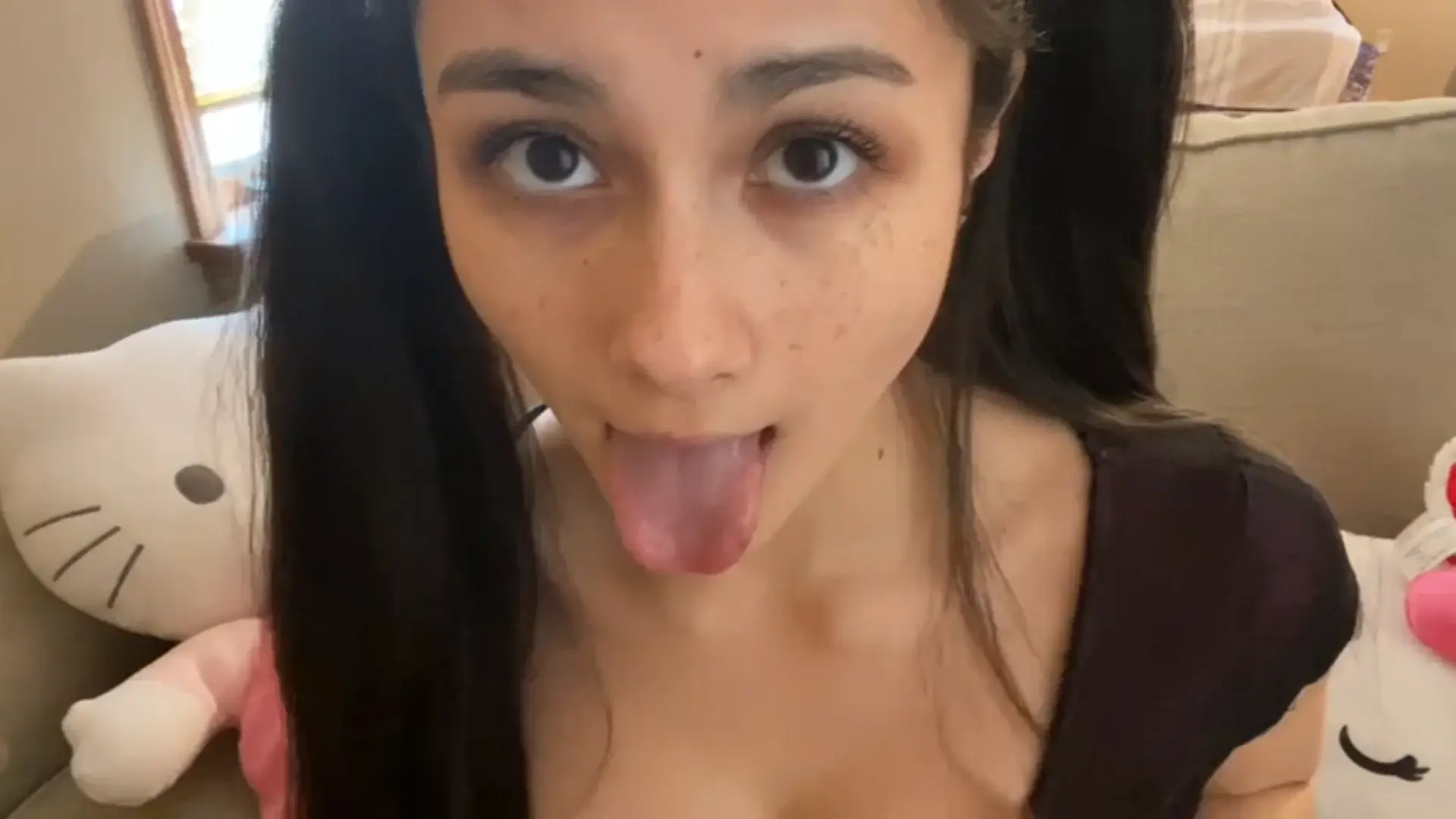 Kiaraaa ASMR Try on Haul While I Beg Patreon Leak - ASMRFree.