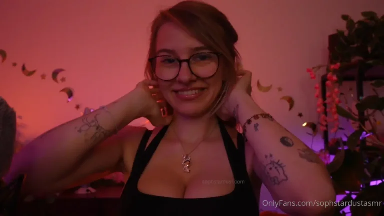 Soph Stardust ASMR Sticking Things Between My Tight Boobs OF Leak