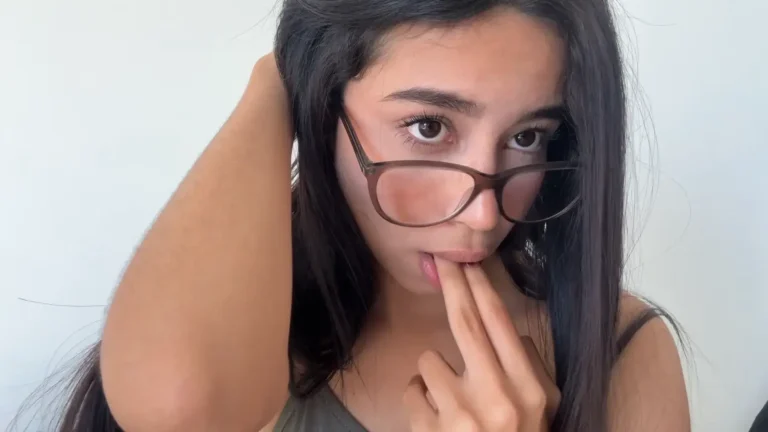 ASMR Sofiaa Mouth Sounds & Nonstop Licking on You Patreon Leak