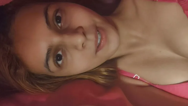 PinkAndromedaASMR Under The Blanket Patreon Leak